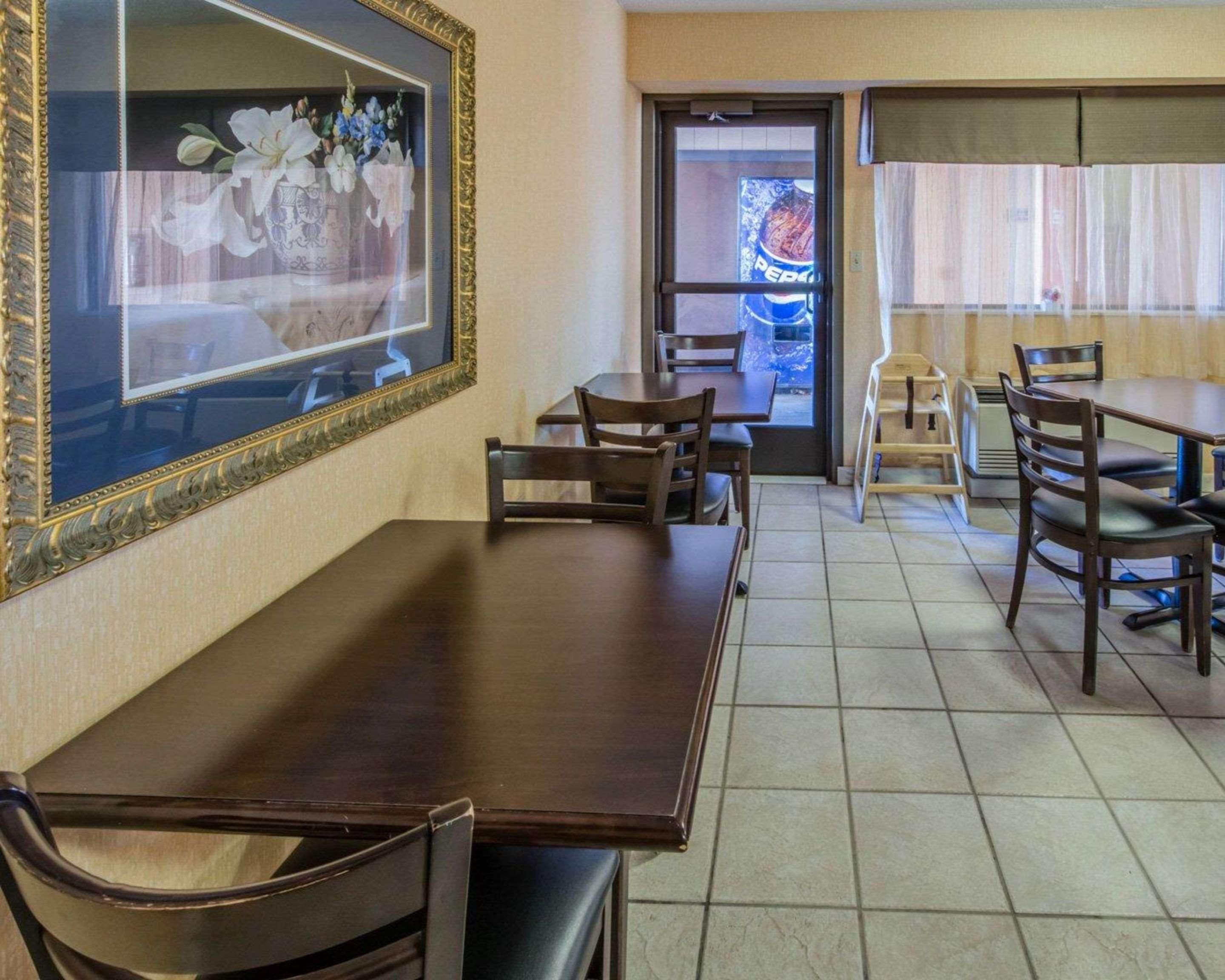Quality Inn Barkeyville Экстерьер фото